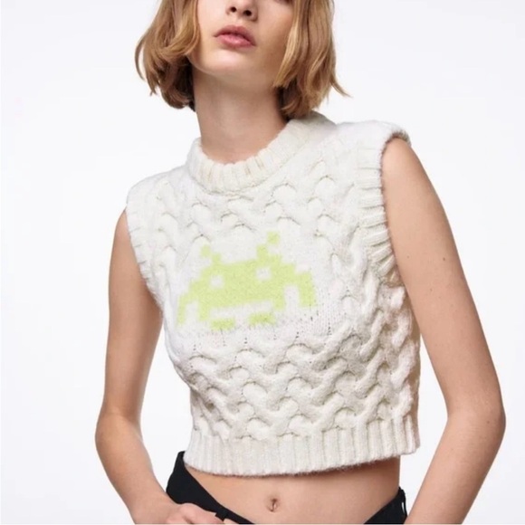 ZARA Women's Large X Space Invaders Pacman Rachatte Crew Neck Sweater Vest Crop - Picture 1 of 8
